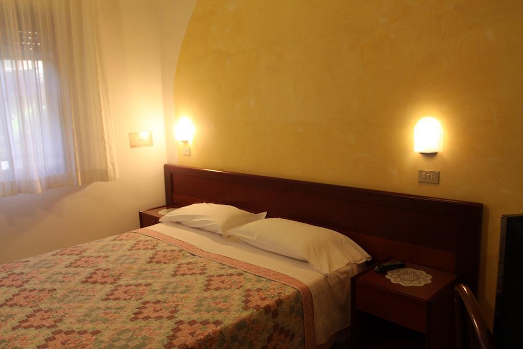 Hotel Adele Bellaria-Igea Marina Phòng bức ảnh