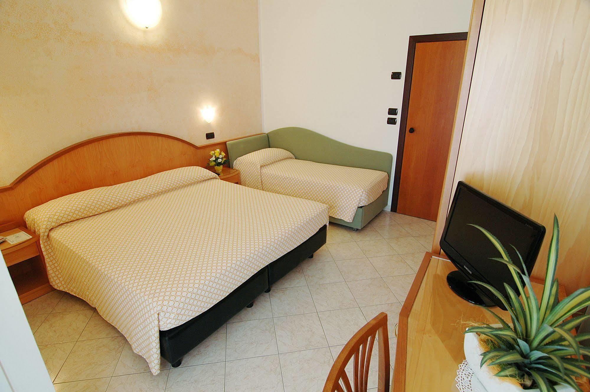 Hotel Adele Bellaria-Igea Marina Ngoại thất bức ảnh
