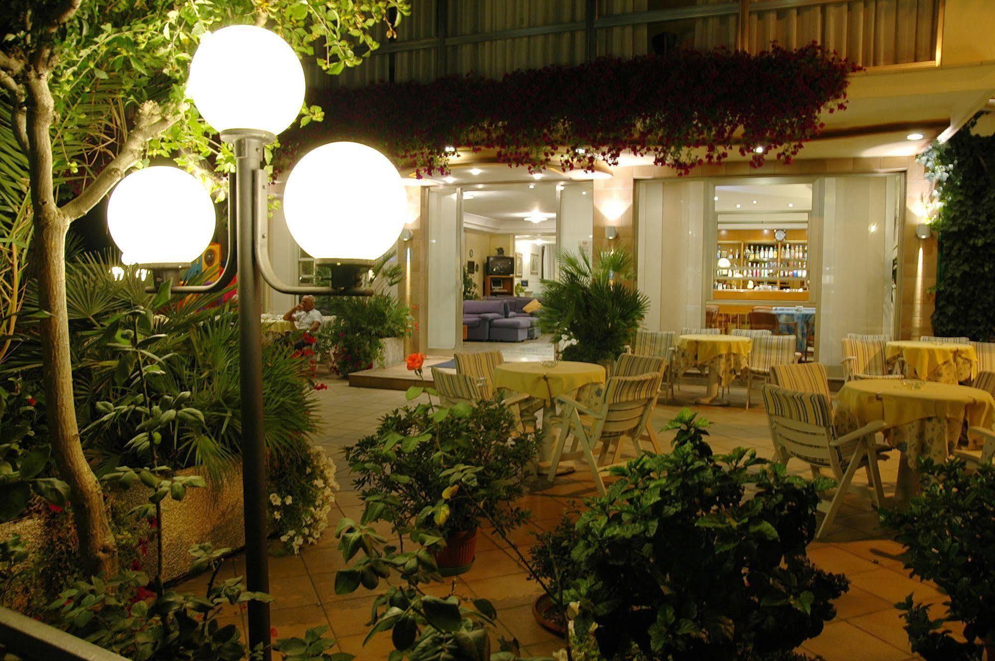 Hotel Adele Bellaria-Igea Marina Ngoại thất bức ảnh